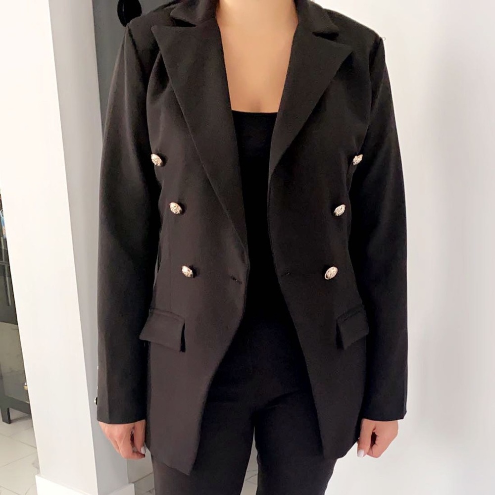 Suit - Picture 3 of 3